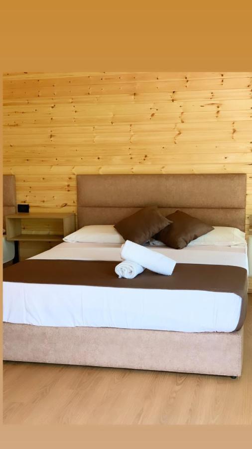Bujtina Tradicionale Hotell Lepushe Eksteriør bilde